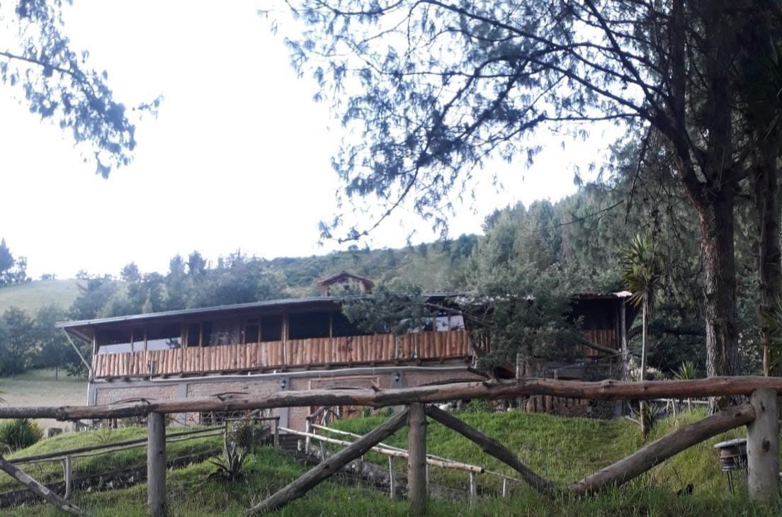 El Trapiche Hotel Sigchos ภายนอก รูปภาพ